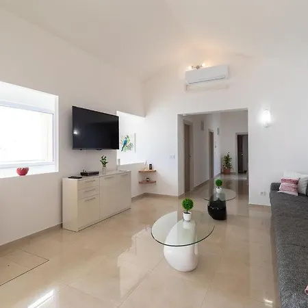 Grski Rat By Guide Prigradica