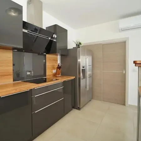 Grski Rat By Guide Vila *